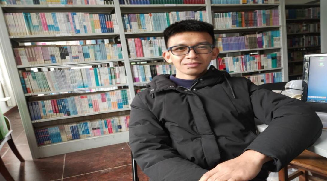 毕业生俸亚婷就职于南宁市兴宁区第一初级中学(职务:信息技术教师)
